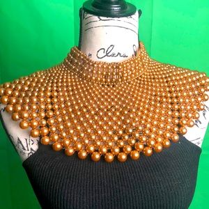 Gold pearl necklace